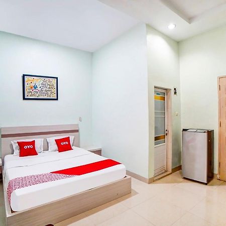 Oyo 91170 Ayahanda Residence Medan Exterior photo